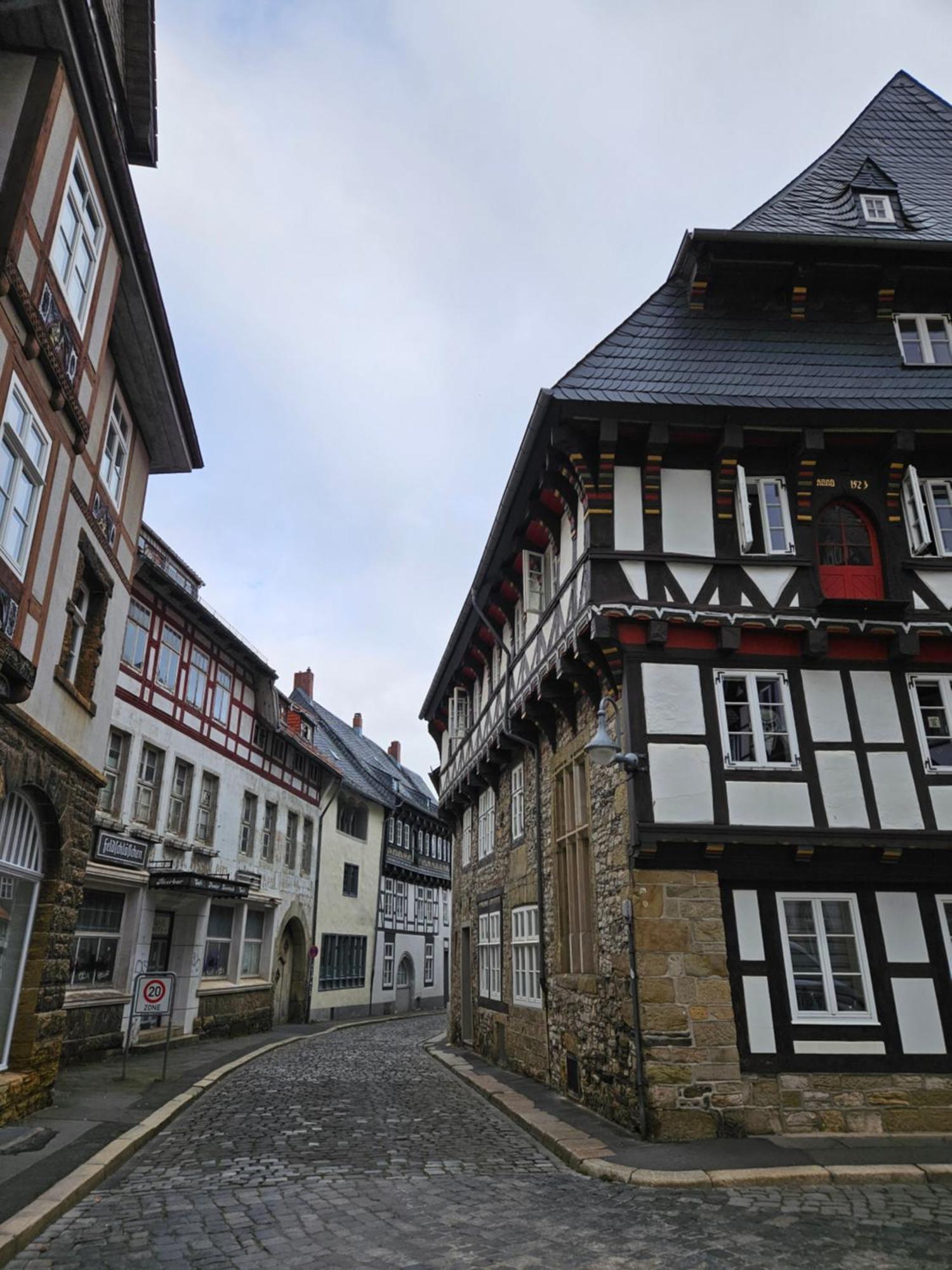Apartment Dehn In Goslars Altstadt I Stylistisch Mit Parkmoeglichkeiten *