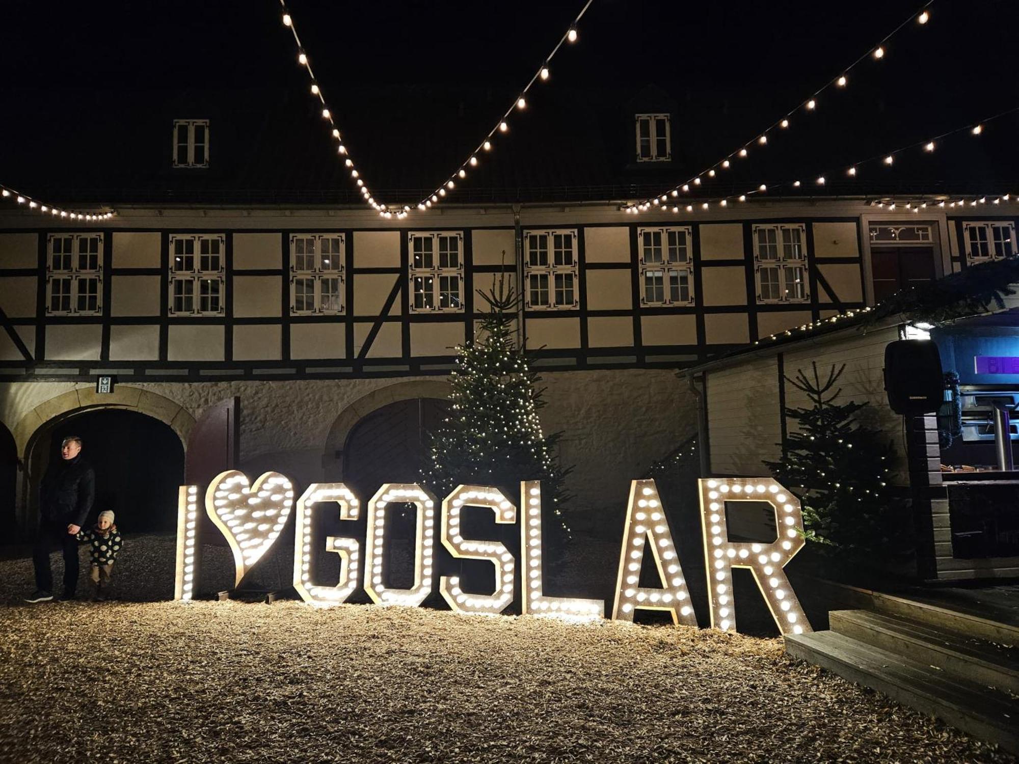 Dehn In Goslars Altstadt I Stylistisch Mit Parkmoeglichkeiten Apartment